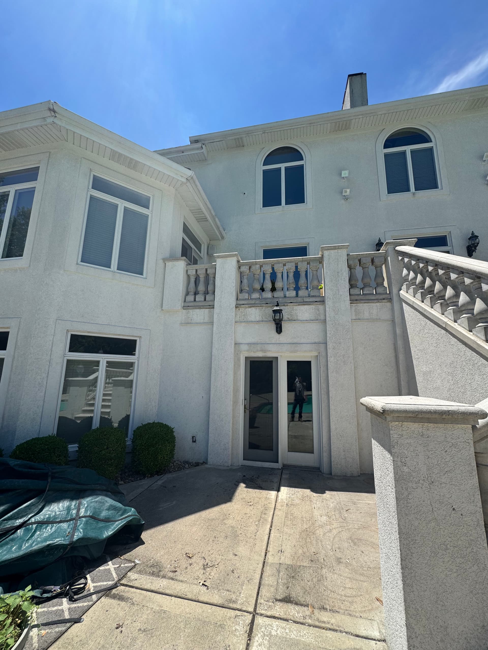 Gallery photos for Power Washing a Patio and Pool Area Back to Clean: Image #4