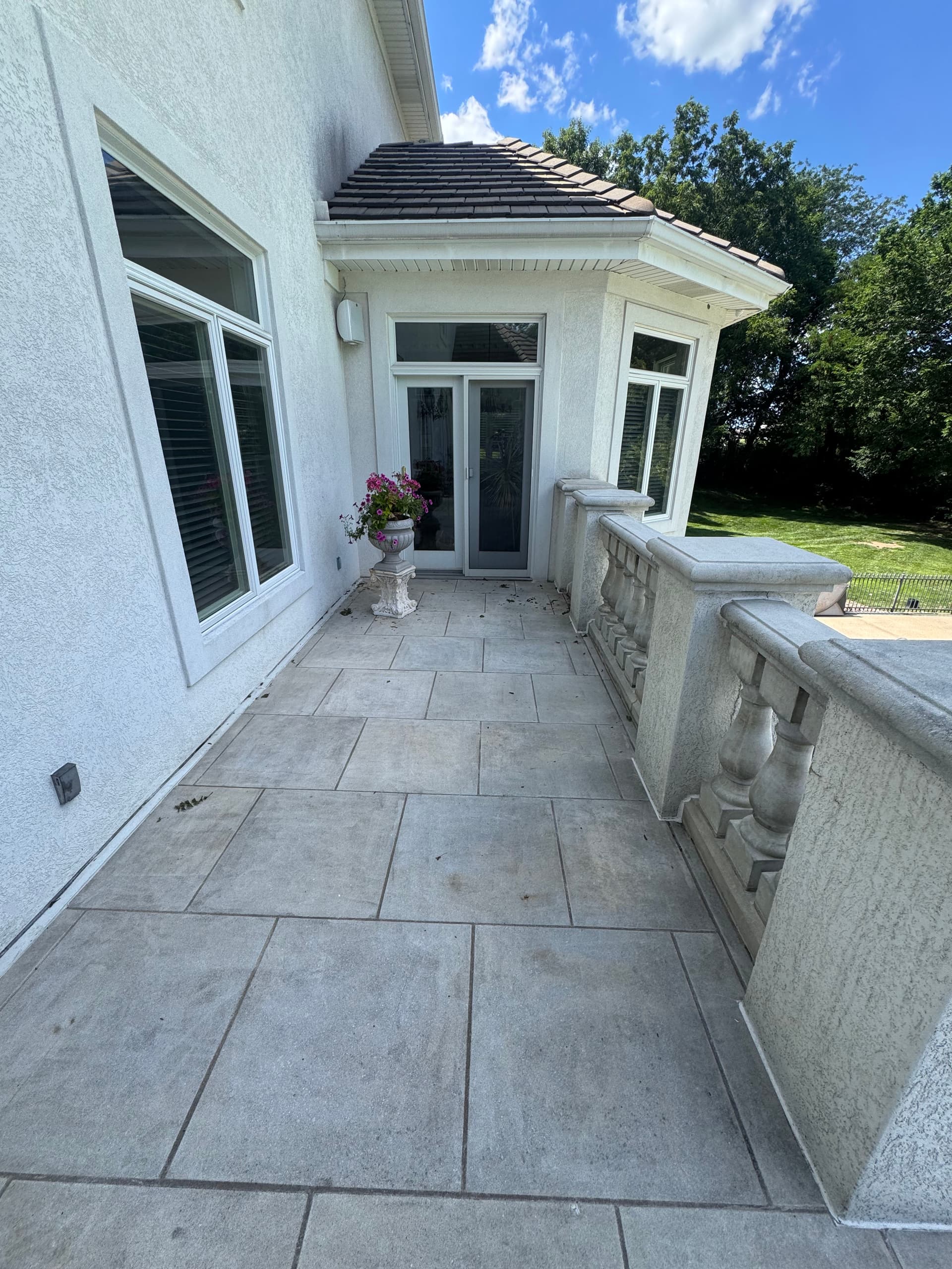Gallery photos for Power Washing a Patio and Pool Area Back to Clean: Image #3