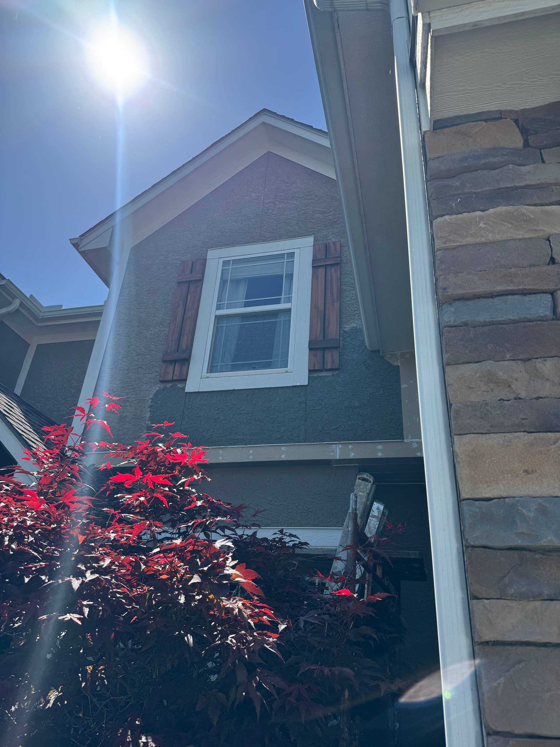 Gallery photos for Missing Kick-Out Flashing Caused Wood Rot - Here's the Fix: Image #1