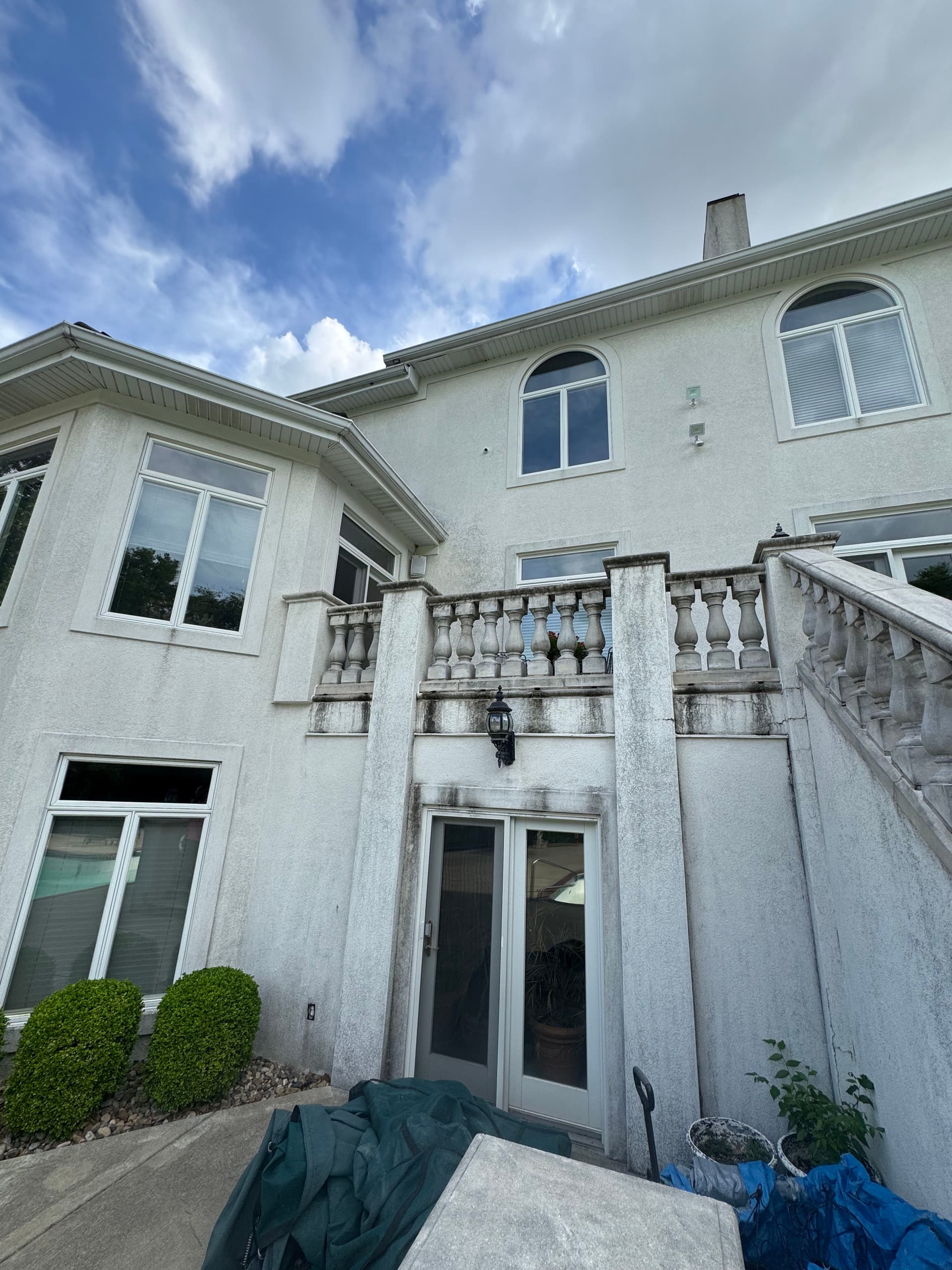 Gallery photos for Power Washing a Patio and Pool Area Back to Clean: Image #5