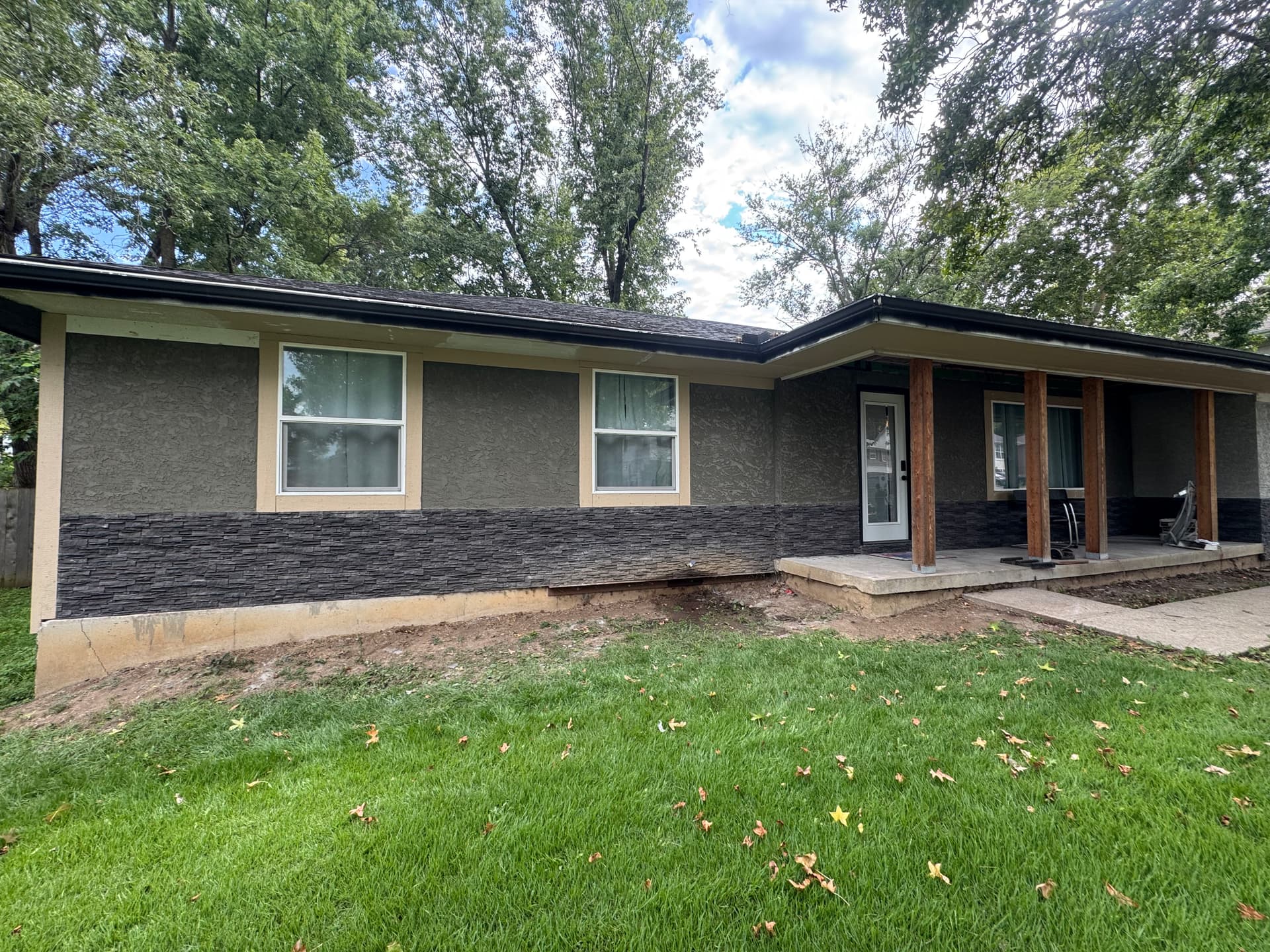 Gallery photos for Stucco Installation on a Home Remodel Gives This Exterior a Sharp New Look: Image #2