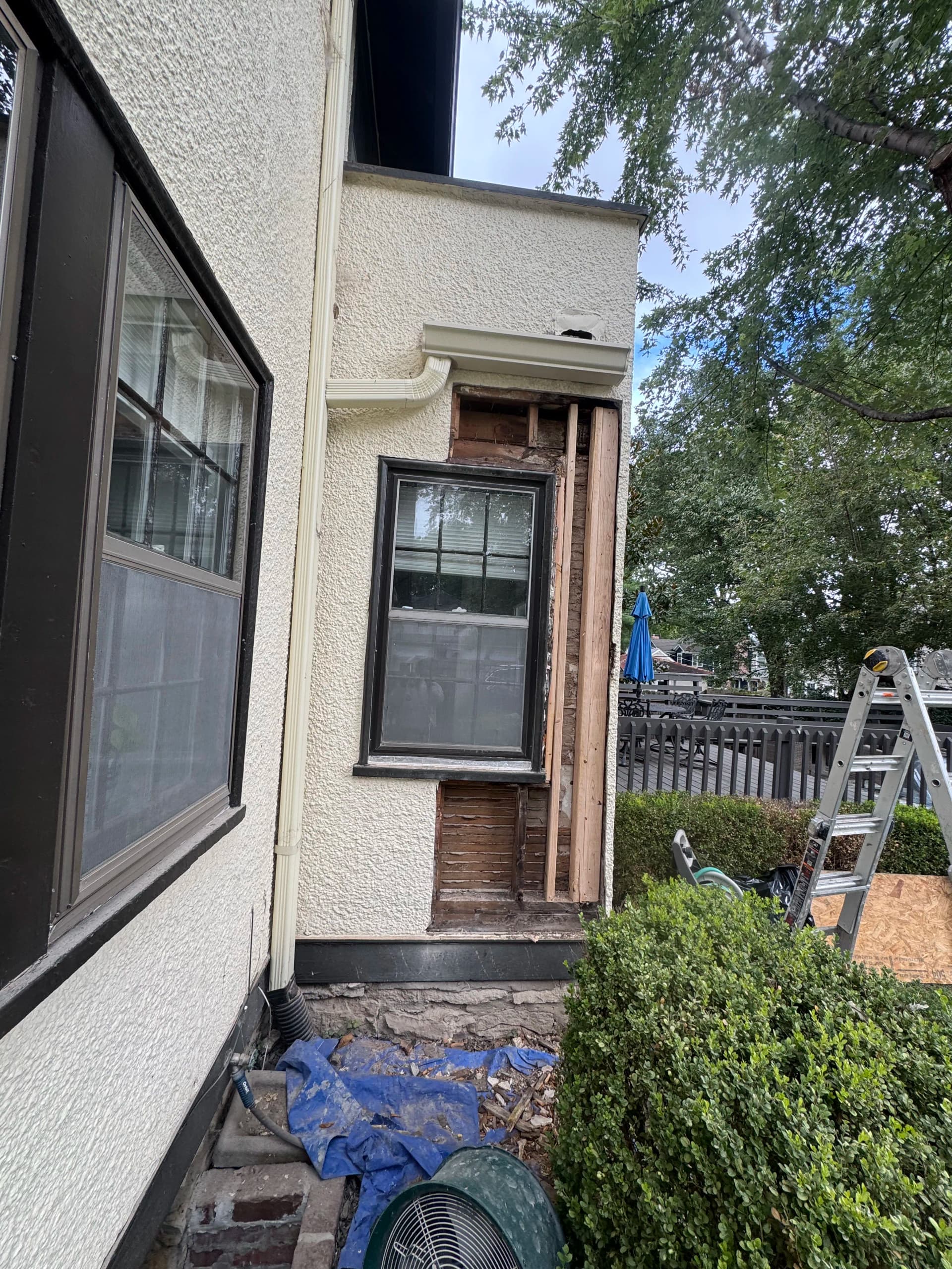 Gallery photos for Missing Gutter Flashing Led to Serious Wood Rot and Stucco Damage: Image #1